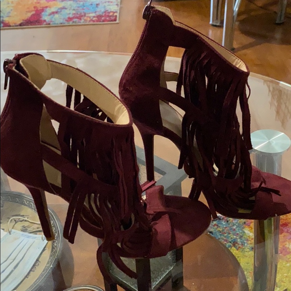 Size 7 burgundy heels WILD DIVA